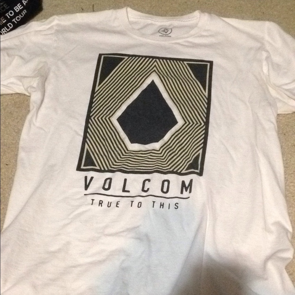 Volcom tee